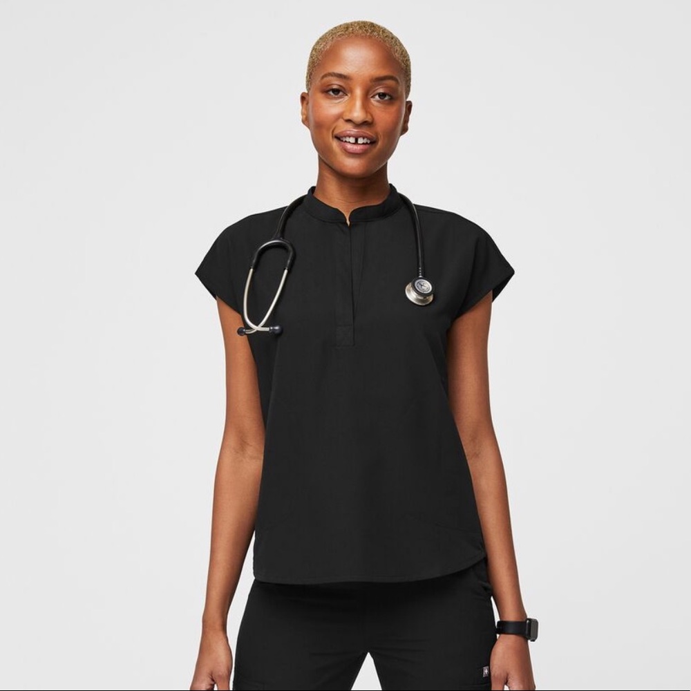 FIGS OVERSIZED SCRUB TOP